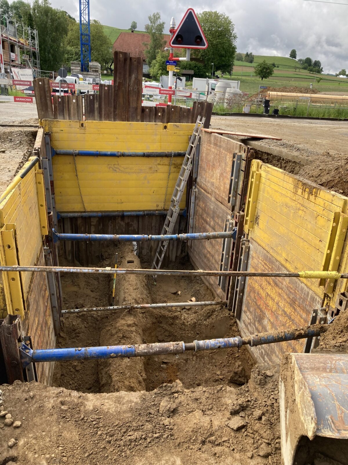 Einfachgleitschiene Grabenverbau