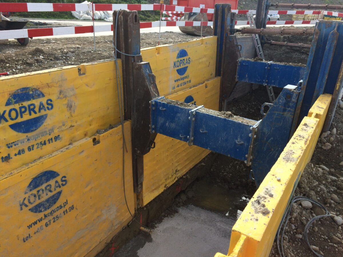 Grabenverbau Doppelgleitschiene